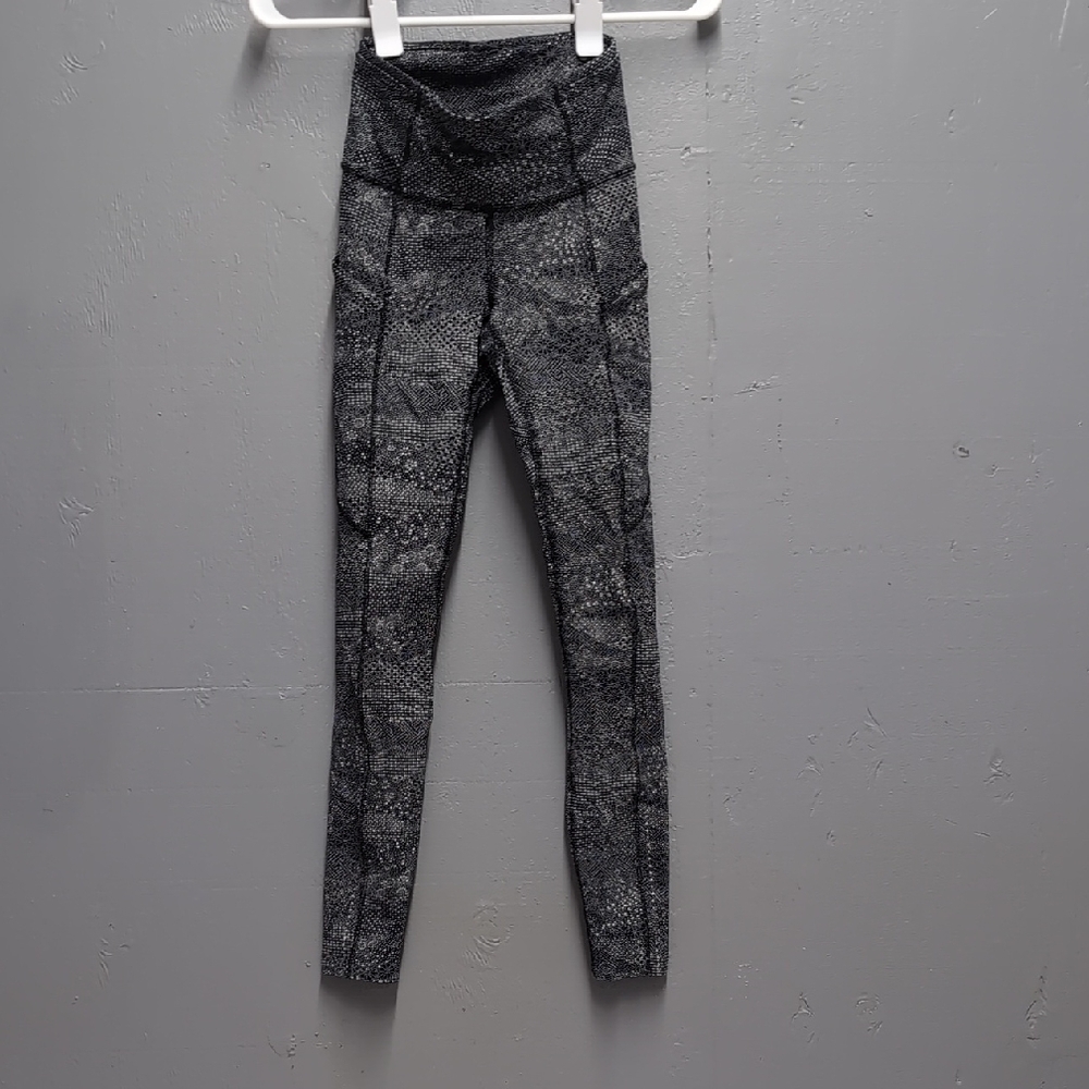 Lululemon Fast & Free 7/8 Tight II *Nulux Meisai White Black Size 2 Raw Hem